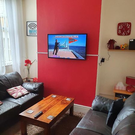 12 Person 6 Bedroom Self Catering House Liverpool Kültér fotó