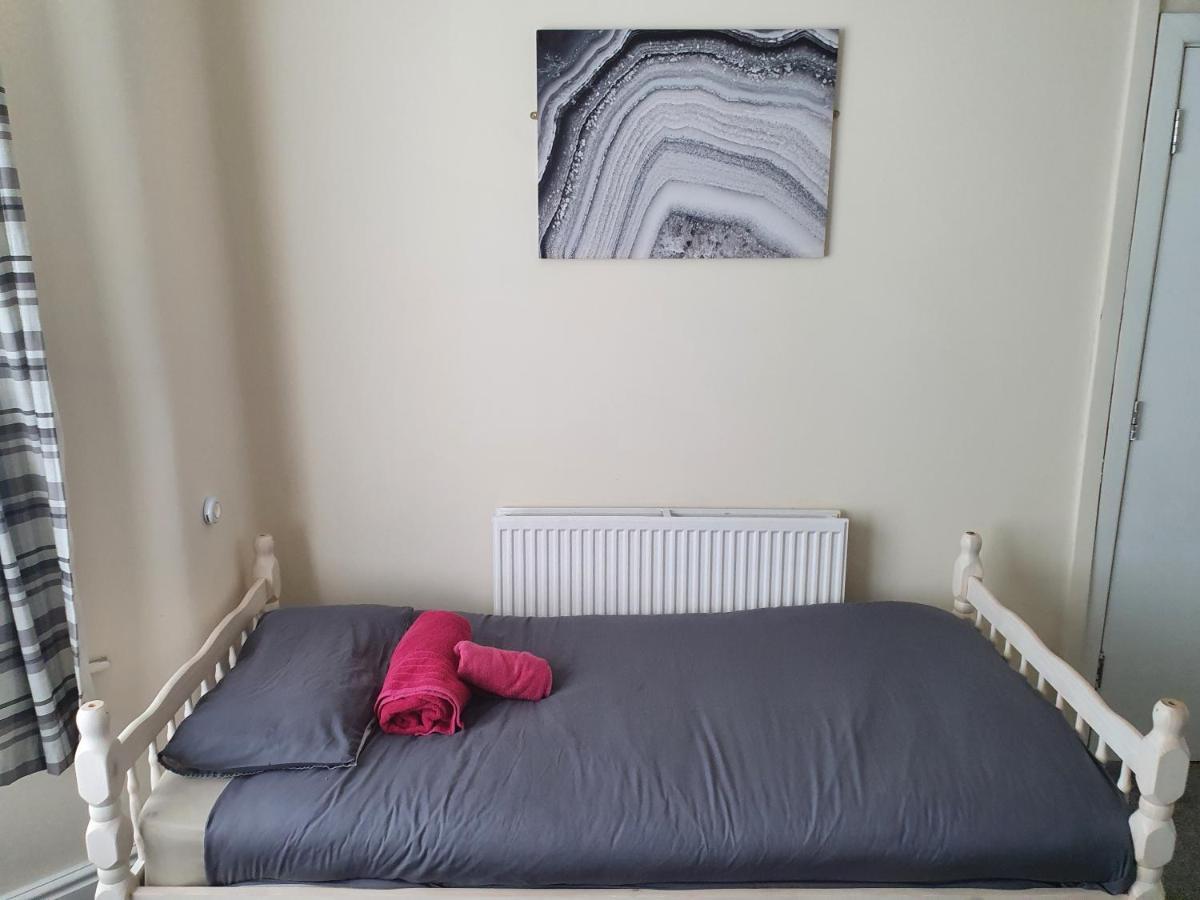 12 Person 6 Bedroom Self Catering House Liverpool Kültér fotó