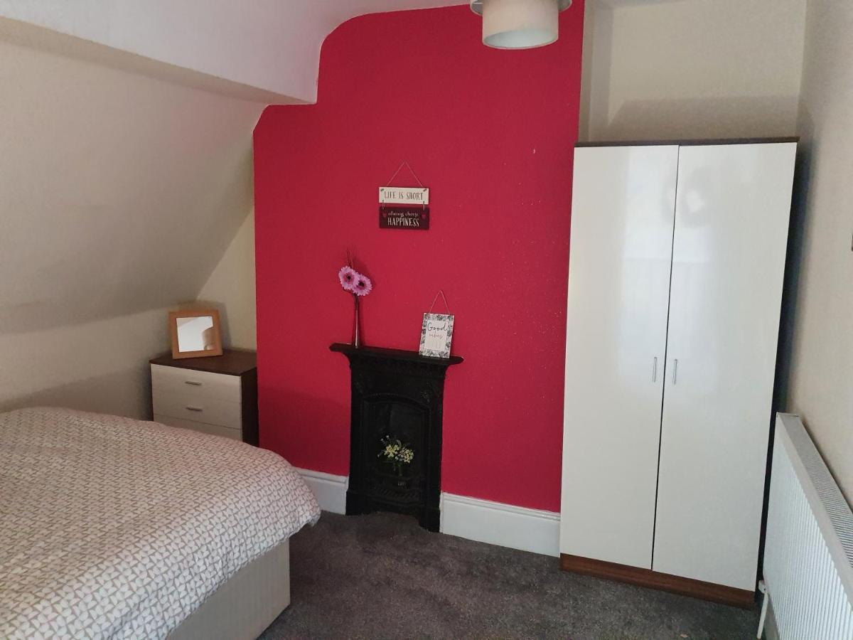 12 Person 6 Bedroom Self Catering House Liverpool Kültér fotó