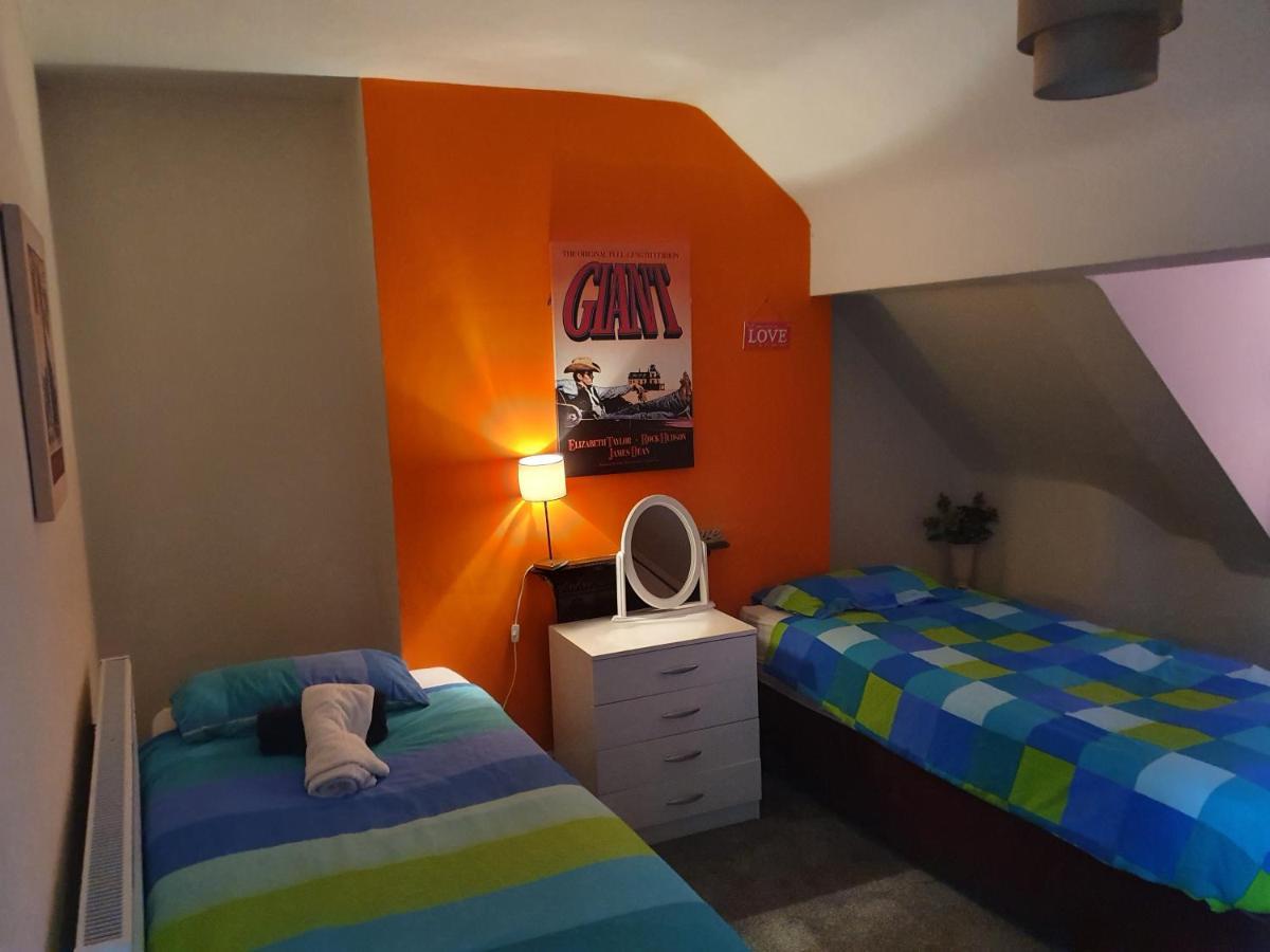 12 Person 6 Bedroom Self Catering House Liverpool Kültér fotó