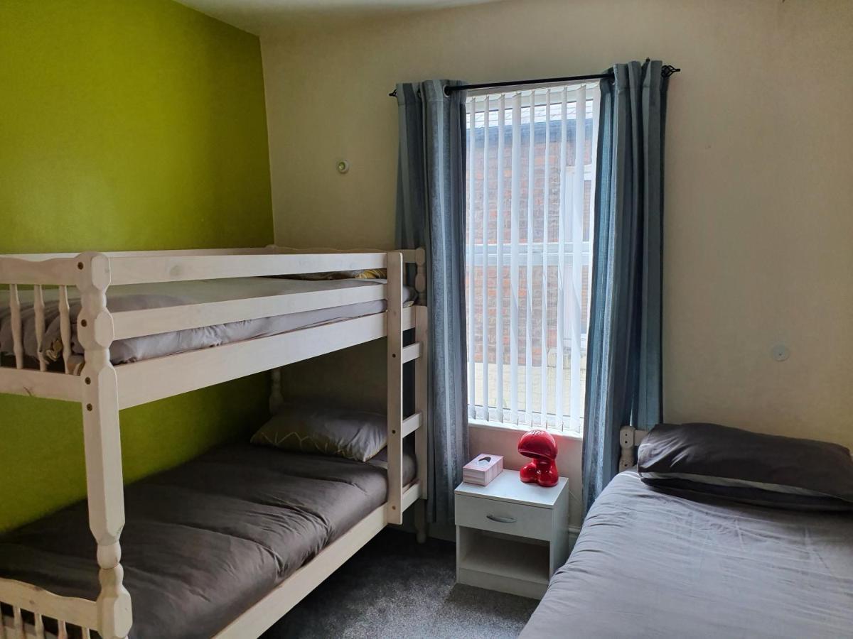 12 Person 6 Bedroom Self Catering House Liverpool Kültér fotó