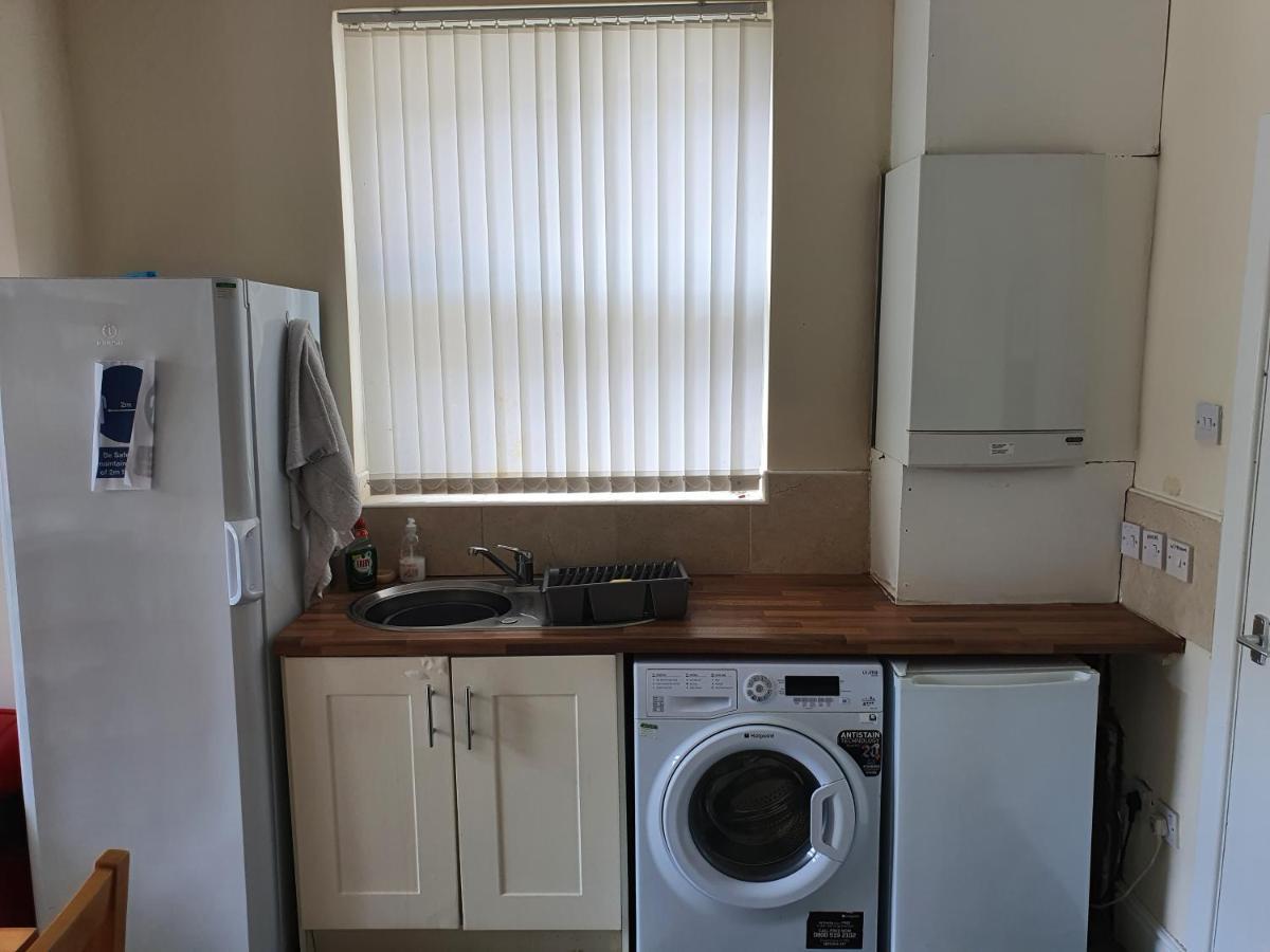 12 Person 6 Bedroom Self Catering House Liverpool Kültér fotó