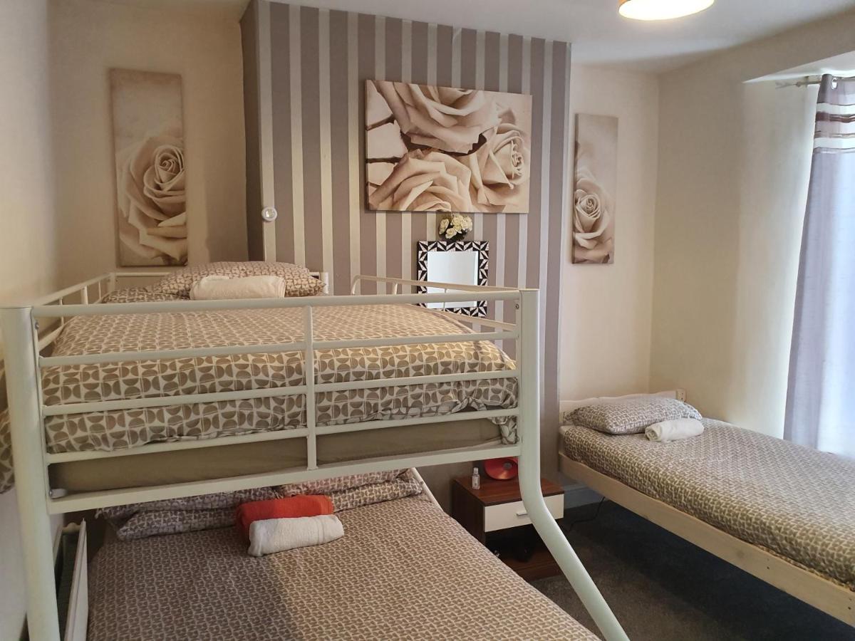 12 Person 6 Bedroom Self Catering House Liverpool Kültér fotó