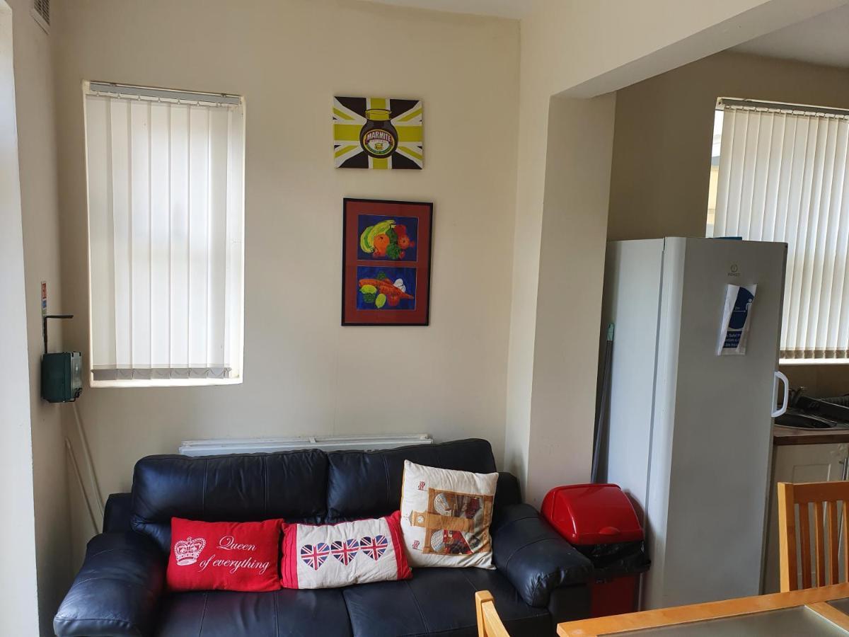 12 Person 6 Bedroom Self Catering House Liverpool Kültér fotó